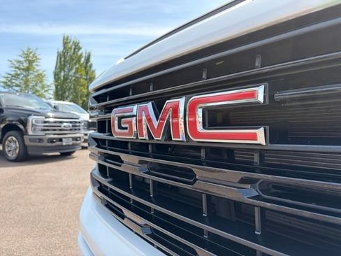 Used 2023 GMC Sierra 1500 Elevation w/ X31 Off-Road Package AWD/4WD image 6