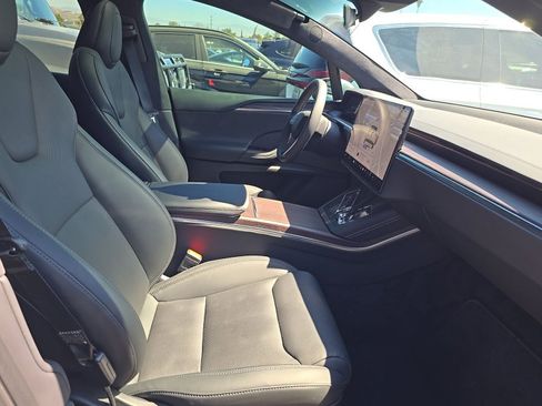 Used 2025 Tesla Model X AWD/4WD image 17