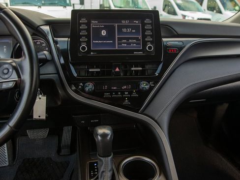 Used 2023 Toyota Camry SE image 15