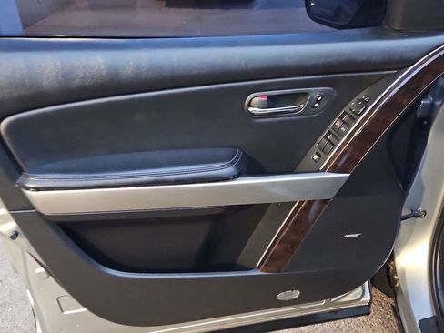 Used 2011 MAZDA CX-9 Grand Touring w/ Moonroof & Bose Audio Pkg image 12