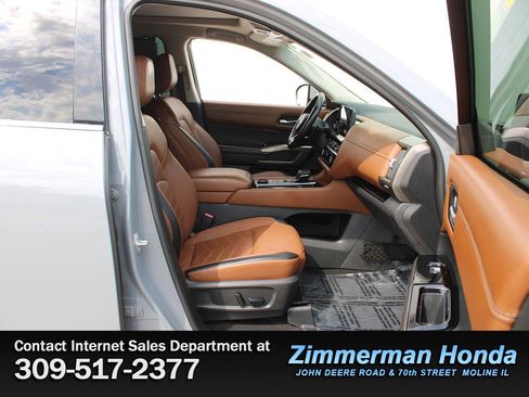 Used 2022 Nissan Pathfinder Platinum w/ Cargo Package AWD/4WD image 20