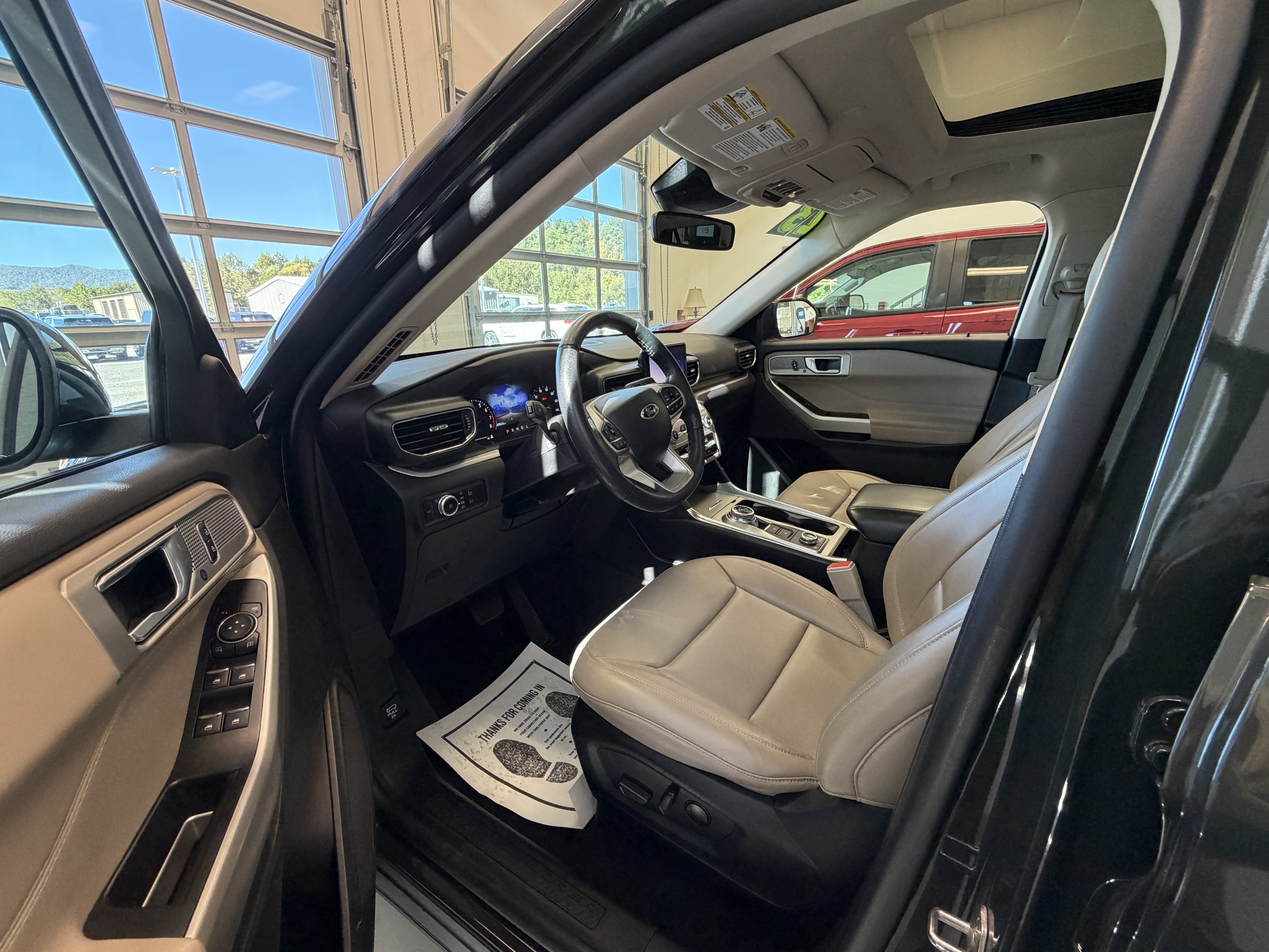 Used 2023 Ford Explorer XLT w/ Equipment Group 202A AWD/4WD image 7