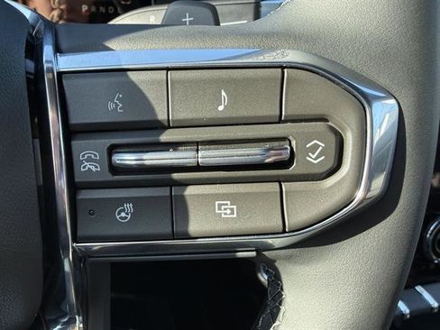 New 2026 GMC Acadia Elevation image 18