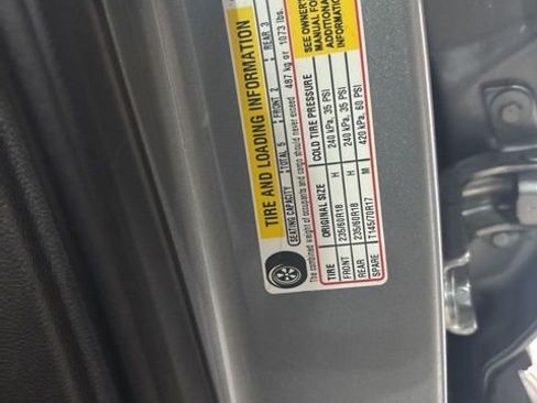 Used 2025 Buick Envision Preferred image 44