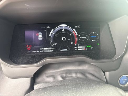 Used 2024 Toyota Sequoia Platinum AWD/4WD image 18