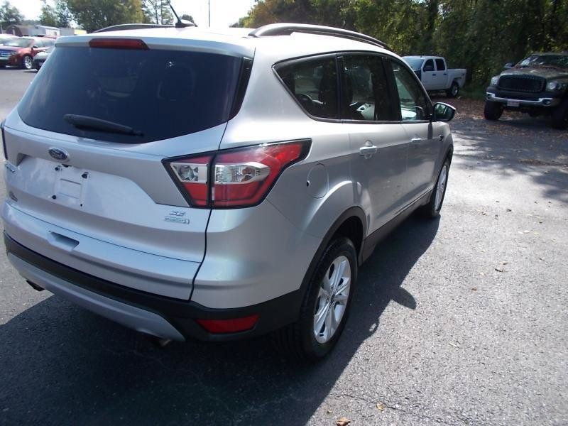 Used 2017 Ford Escape SE w/ Equipment Group 201A FWD image 14