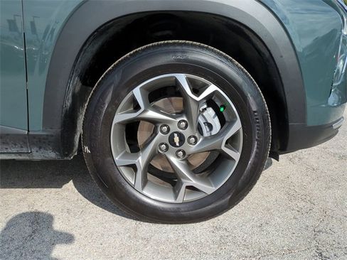 Certified 2025 Chevrolet Trax LT image 11