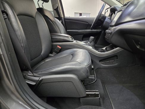 Used 2018 Dodge Journey Crossroad FWD image 13
