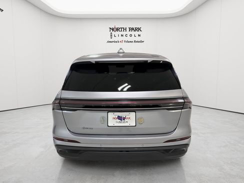 Used 2024 Lincoln Nautilus Premier w/ Equipment Group 102A AWD/4WD image 4