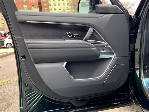 New 2026 Land Rover Range Rover SE image 10