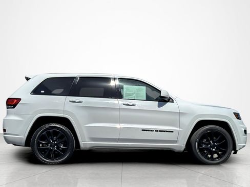 Used 2020 Jeep Grand Cherokee Altitude RWD image 6