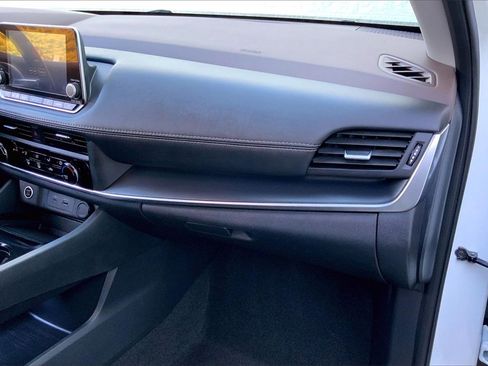 Certified 2023 Nissan Rogue S image 16