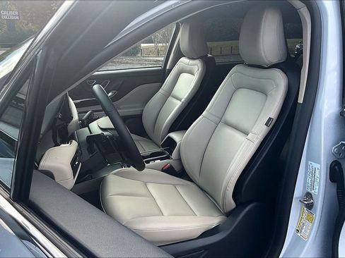 New 2026 Lincoln Corsair Premiere image 9