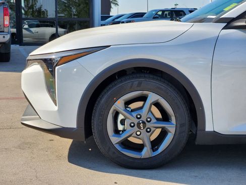 New 2025 Kia K4 LXS image 7
