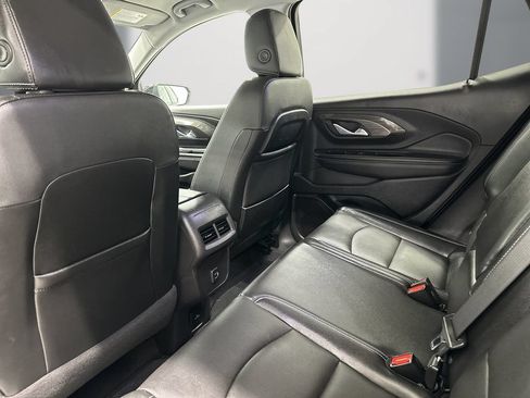 Used 2024 GMC Terrain SLT w/ Elevation Edition FWD image 15