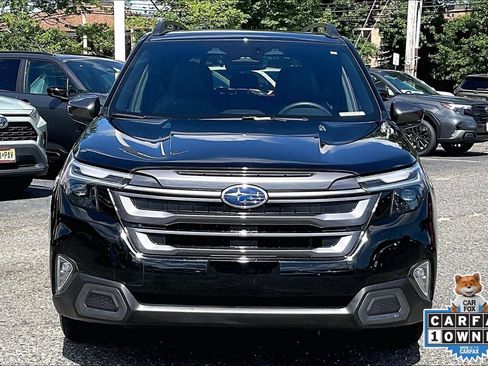 Used 2025 Subaru Forester Limited AWD/4WD image 3