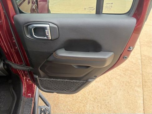 Used 2021 Jeep Gladiator Mojave AWD/4WD image 39