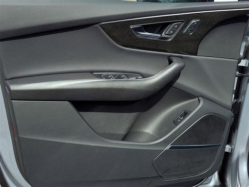 Used 2022 Audi Q7 3.0T Premium Plus image 11