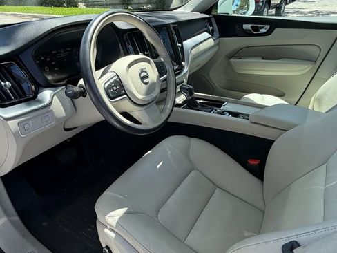 Used 2021 Volvo XC60 T5 Momentum w/ Protection Package Premier FWD image 6