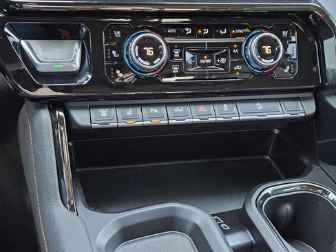 Certified 2025 GMC Sierra 2500 AT4 w/ AT4 Premium Plus Package image 24