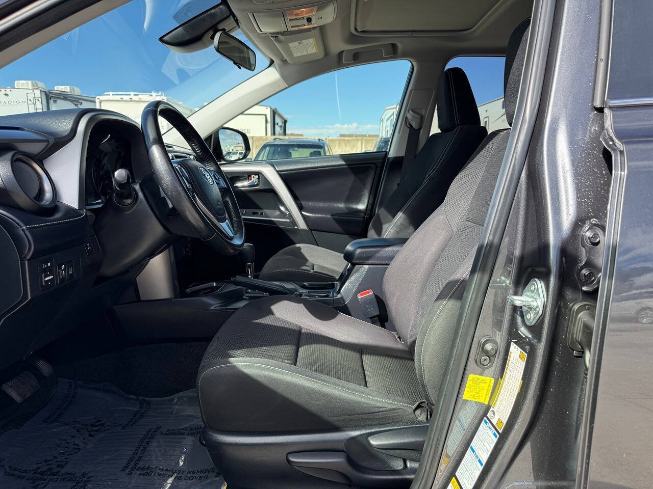 Used 2018 Toyota RAV4 XLE w/ Plus Extra Value Package AWD/4WD image 17