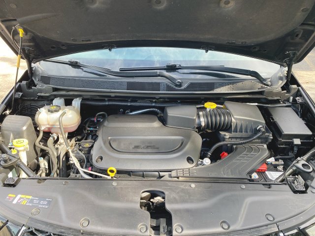 Used 2025 Chrysler Pacifica Limited FWD image 29