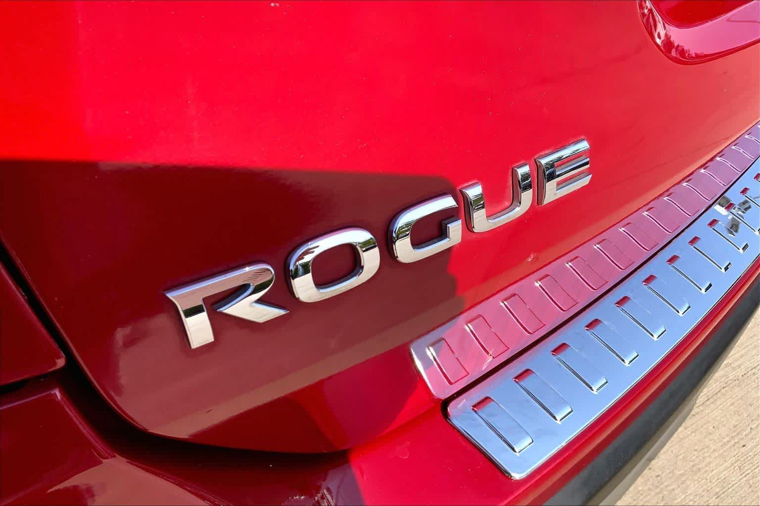 Used 2017 Nissan Rogue SL w/ SL Premium Package FWD image 31