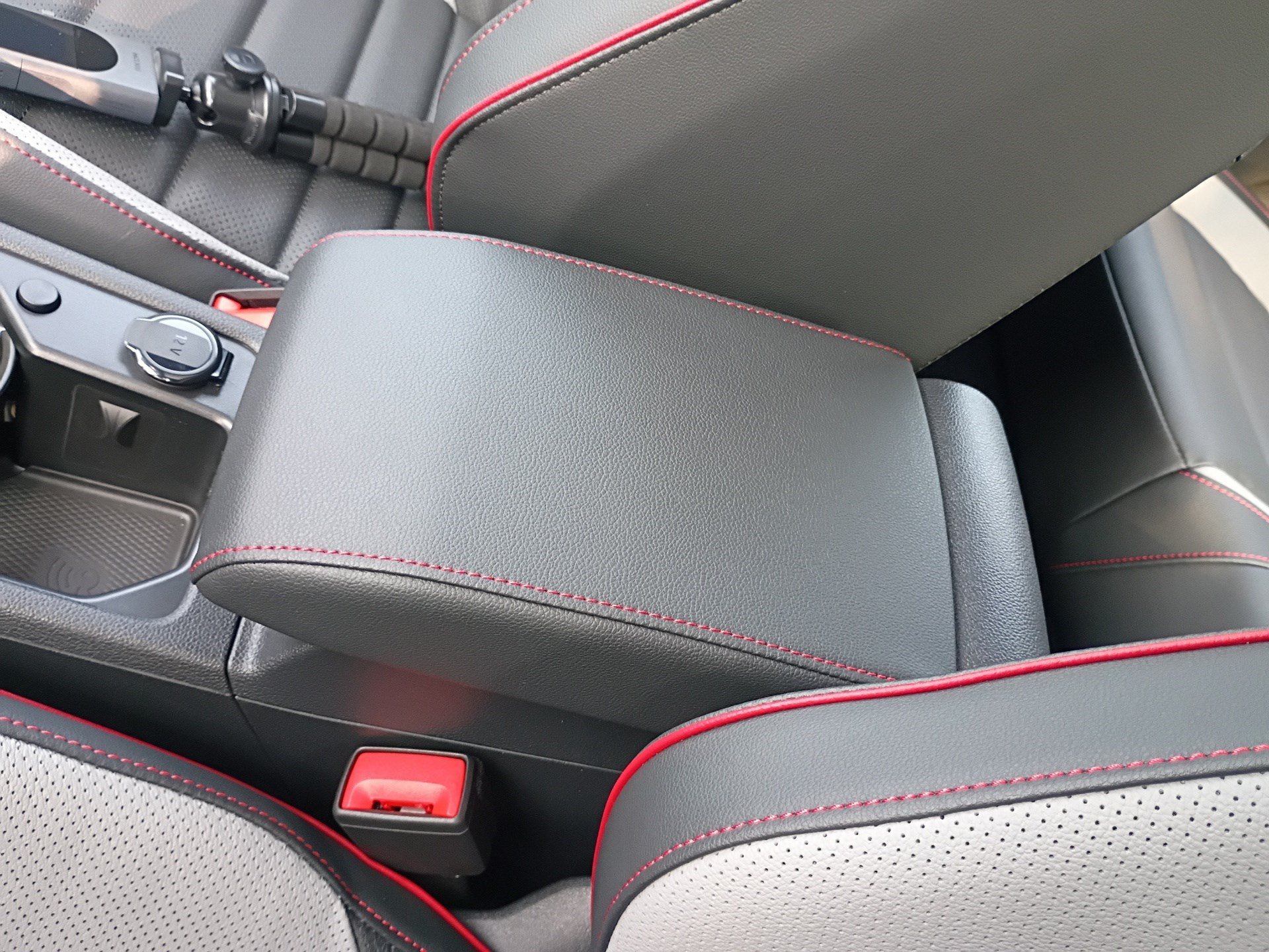 New 2026 Volkswagen GTI SE FWD image 24
