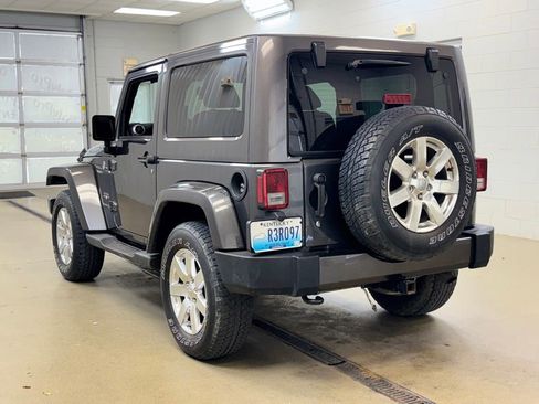 Used 2018 Jeep Wrangler Sahara AWD/4WD image 7