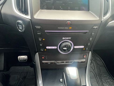 Used 2016 Ford Edge Sport w/ Technology Package image 19
