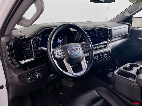 Used 2024 GMC Sierra 1500 SLT image 34