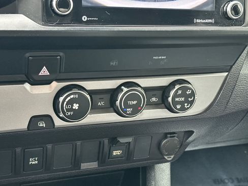 Used 2020 Toyota Tacoma SR image 20