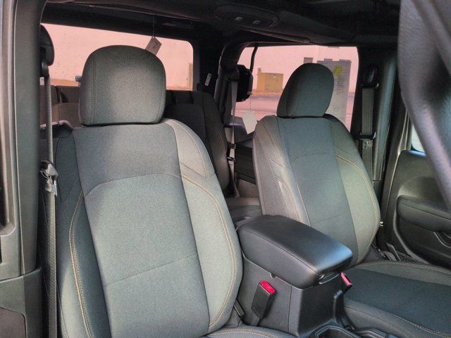 Used 2025 Jeep Wrangler Sport AWD/4WD image 13