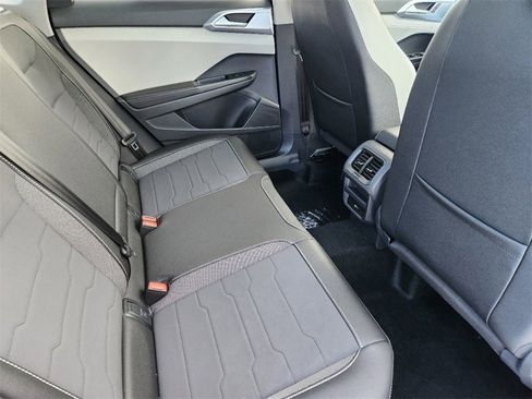 New 2025 Volkswagen Taos SE image 21