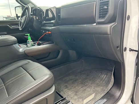 Used 2024 Chevrolet Silverado 3500 High Country AWD/4WD image 4