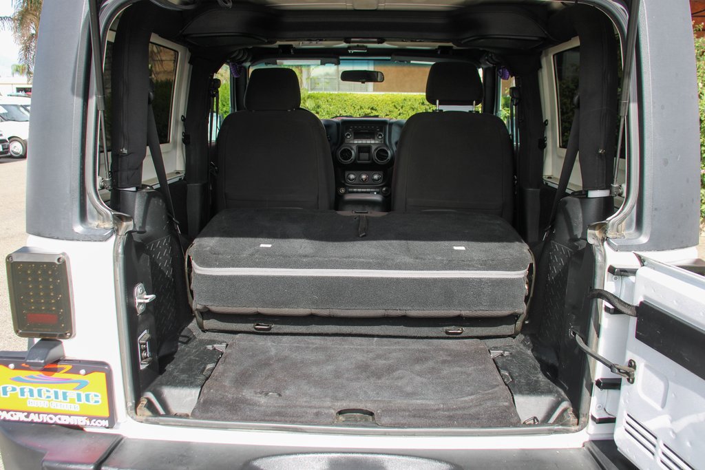 Used 2015 Jeep Wrangler Sport w/ Quick Order Package 24S AWD/4WD image 9