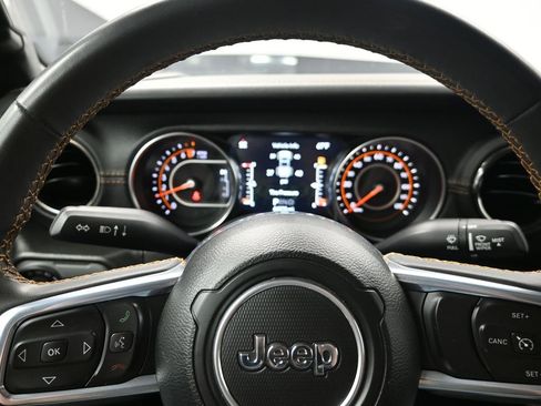 Used 2023 Jeep Gladiator Overland image 15