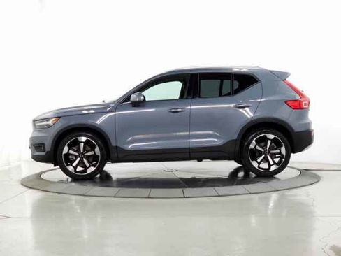 Used 2020 Volvo XC40 T5 Momentum w/ Protection Package Premier image 6