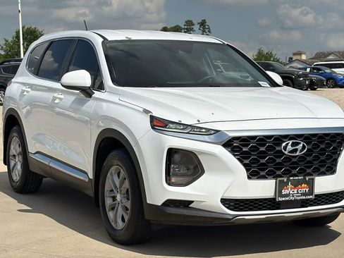 Used 2020 Hyundai Santa Fe SE image 7