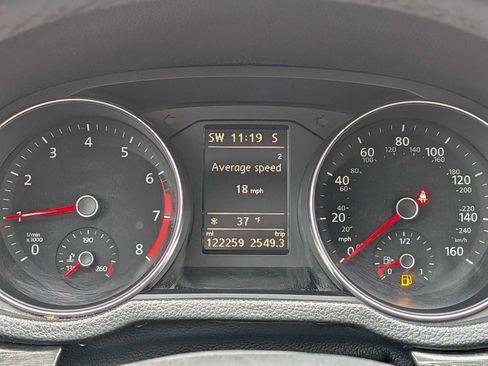 Used 2018 Volkswagen Passat 2.0T SE image 31