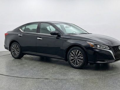 Used 2025 Nissan Altima 2.5 SV