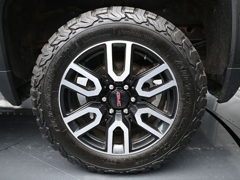 Used 2023 GMC Sierra 1500 AT4 w/ AT4 Premium Package AWD/4WD image 10