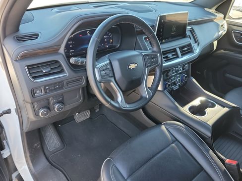 Used 2024 Chevrolet Tahoe Premier image 3