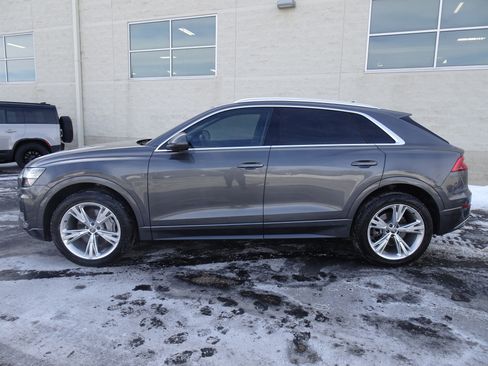 Used 2019 Audi Q8 Prestige w/ Luxury Package image 3