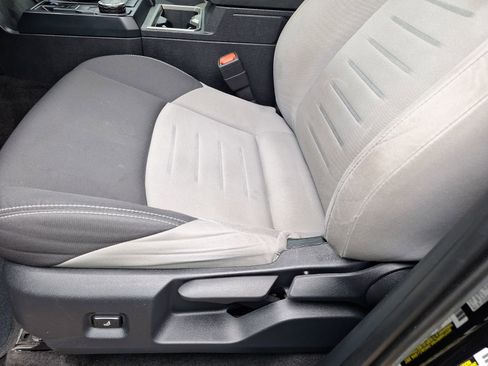 Used 2024 Toyota Tacoma TRD Sport image 16