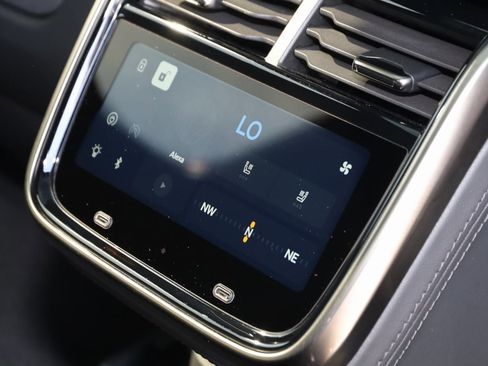 Used 2022 Rivian R1T Adventure image 17