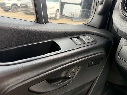 Used 2025 Mercedes-Benz Sprinter 2500 image 11