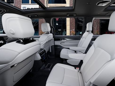 New 2026 Jeep Grand Wagoneer Summit AWD/4WD image 23