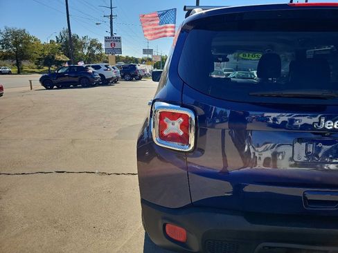 Used 2018 Jeep Renegade Sport w/ Power & Air Group image 10
