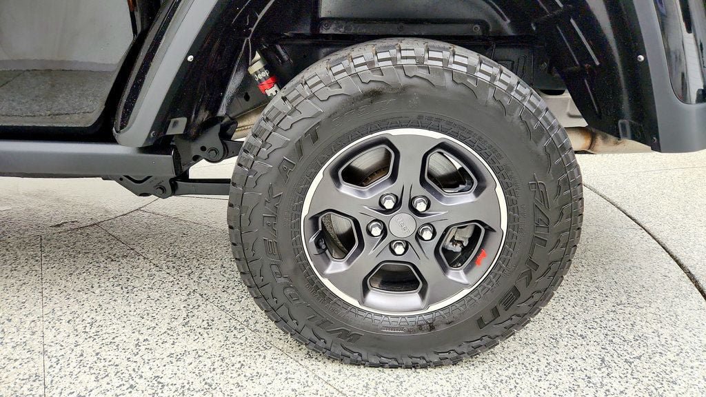 Used 2022 Jeep Gladiator Rubicon w/ LED Lighting Group AWD/4WD image 9